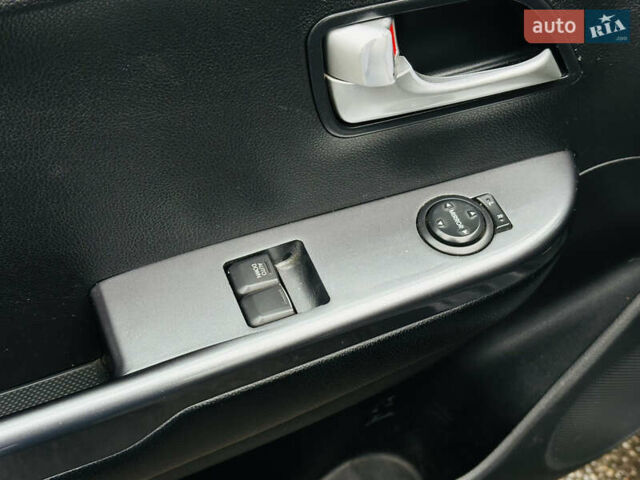 Серый Киа Рио, объемом двигателя 1.4 л и пробегом 245 тыс. км за 5900 $, фото 24 на Automoto.ua