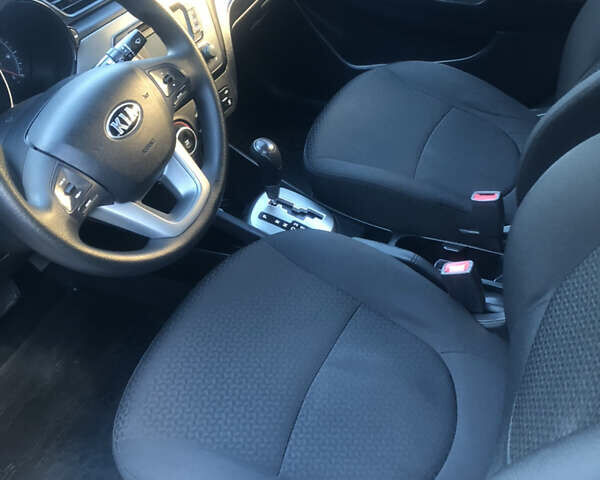 Серый Киа Рио, объемом двигателя 1.4 л и пробегом 90 тыс. км за 9200 $, фото 22 на Automoto.ua