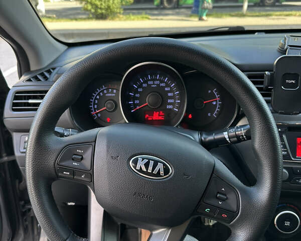 Серый Киа Рио, объемом двигателя 1.4 л и пробегом 137 тыс. км за 8300 $, фото 8 на Automoto.ua