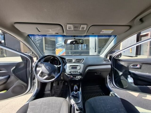Серый Киа Рио, объемом двигателя 1.6 л и пробегом 26 тыс. км за 12000 $, фото 10 на Automoto.ua