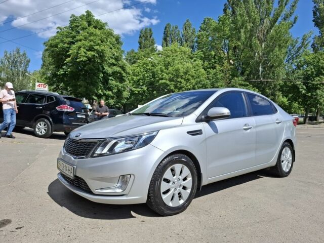 Серый Киа Рио, объемом двигателя 1.6 л и пробегом 26 тыс. км за 12000 $, фото 3 на Automoto.ua