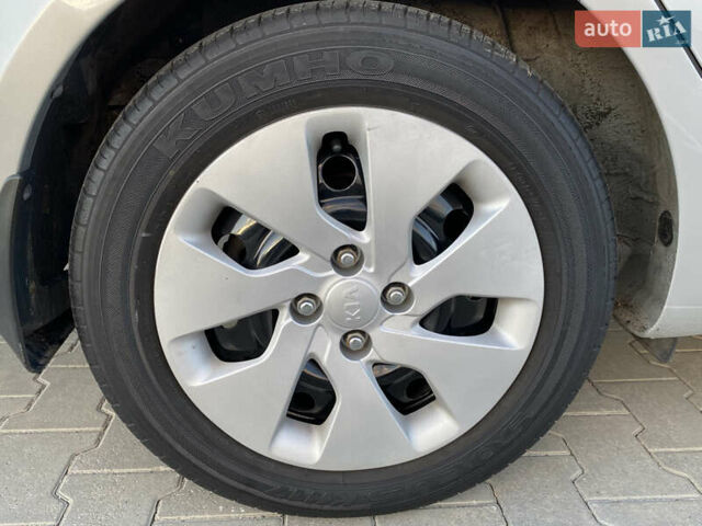 Серый Киа Рио, объемом двигателя 1.4 л и пробегом 43 тыс. км за 10450 $, фото 72 на Automoto.ua