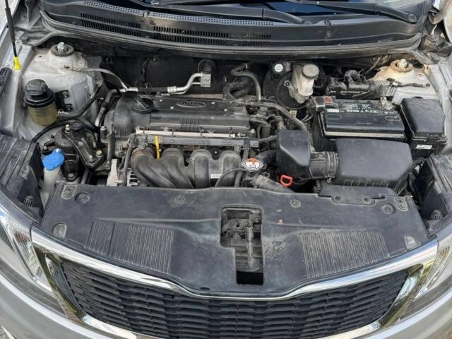 Сірий Кіа Ріо, об'ємом двигуна 1.4 л та пробігом 129 тис. км за 8676 $, фото 7 на Automoto.ua