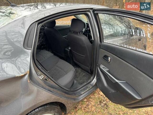 Сірий Кіа Ріо, об'ємом двигуна 1.59 л та пробігом 140 тис. км за 3700 $, фото 20 на Automoto.ua