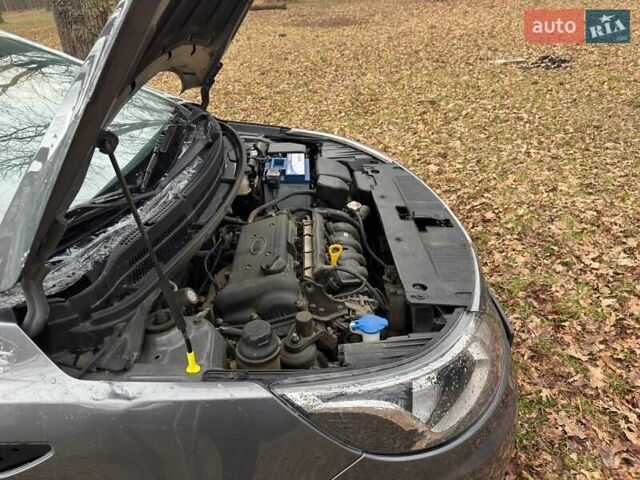 Сірий Кіа Ріо, об'ємом двигуна 1.59 л та пробігом 140 тис. км за 3700 $, фото 33 на Automoto.ua
