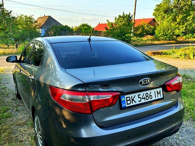 Серый Киа Рио, объемом двигателя 1.4 л и пробегом 135 тыс. км за 8400 $, фото 2 на Automoto.ua