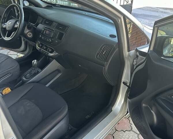 Серый Киа Рио, объемом двигателя 1.6 л и пробегом 168 тыс. км за 7200 $, фото 7 на Automoto.ua