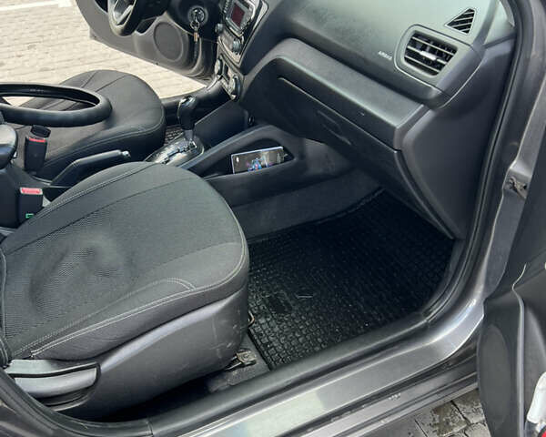 Серый Киа Рио, объемом двигателя 1.59 л и пробегом 165 тыс. км за 8100 $, фото 8 на Automoto.ua