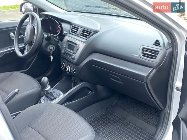 Сірий Кіа Ріо, об'ємом двигуна 1.4 л та пробігом 86 тис. км за 7300 $, фото 7 на Automoto.ua