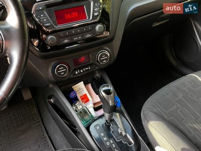 Серый Киа Рио, объемом двигателя 1.59 л и пробегом 136 тыс. км за 10300 $, фото 11 на Automoto.ua