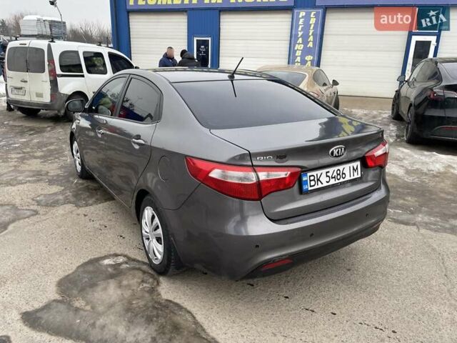 Серый Киа Рио, объемом двигателя 1.4 л и пробегом 135 тыс. км за 5300 $, фото 4 на Automoto.ua