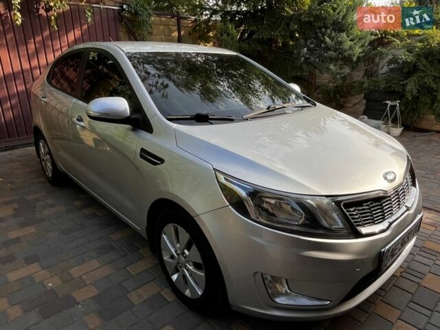 Серый Киа Рио, объемом двигателя 1.59 л и пробегом 136 тыс. км за 10300 $, фото 1 на Automoto.ua