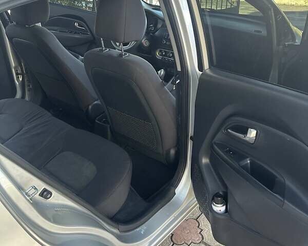 Серый Киа Рио, объемом двигателя 1.6 л и пробегом 168 тыс. км за 7200 $, фото 5 на Automoto.ua