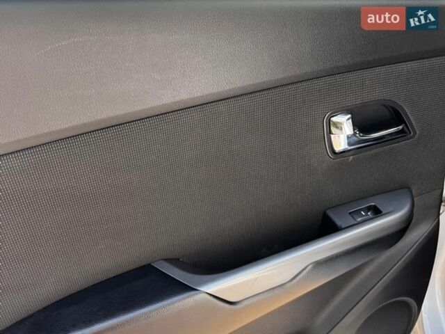 Серый Киа Рио, объемом двигателя 1.59 л и пробегом 136 тыс. км за 10300 $, фото 18 на Automoto.ua