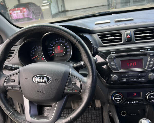 Серый Киа Рио, объемом двигателя 1.59 л и пробегом 165 тыс. км за 8100 $, фото 5 на Automoto.ua