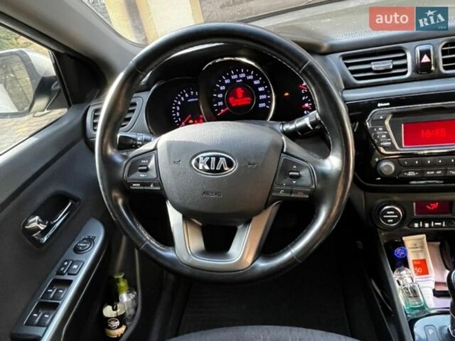 Серый Киа Рио, объемом двигателя 1.59 л и пробегом 136 тыс. км за 10300 $, фото 9 на Automoto.ua