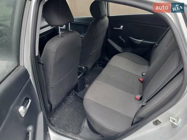 Серый Киа Рио, объемом двигателя 1.37 л и пробегом 155 тыс. км за 10700 $, фото 5 на Automoto.ua