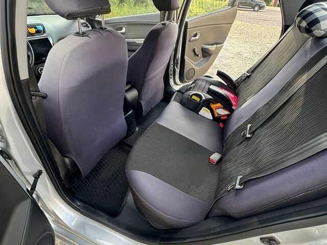 Серый Киа Рио, объемом двигателя 1.4 л и пробегом 129 тыс. км за 9700 $, фото 7 на Automoto.ua
