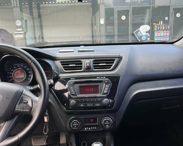 Серый Киа Рио, объемом двигателя 1.59 л и пробегом 165 тыс. км за 8100 $, фото 7 на Automoto.ua