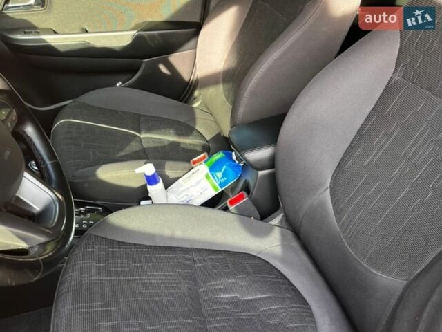 Серый Киа Рио, объемом двигателя 1.59 л и пробегом 136 тыс. км за 10300 $, фото 15 на Automoto.ua