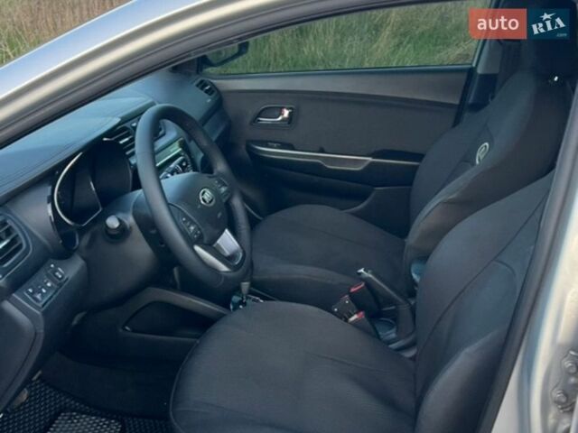 Серый Киа Рио, объемом двигателя 1.6 л и пробегом 107 тыс. км за 9500 $, фото 15 на Automoto.ua