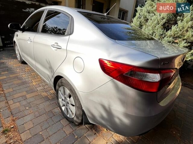 Серый Киа Рио, объемом двигателя 1.59 л и пробегом 136 тыс. км за 10300 $, фото 7 на Automoto.ua