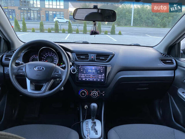Серый Киа Рио, объемом двигателя 1.4 л и пробегом 43 тыс. км за 10450 $, фото 19 на Automoto.ua