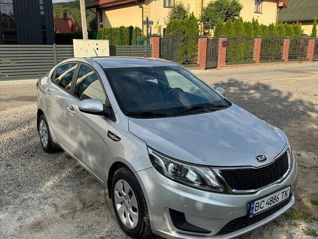 Серый Киа Рио, объемом двигателя 1.4 л и пробегом 129 тыс. км за 9700 $, фото 2 на Automoto.ua