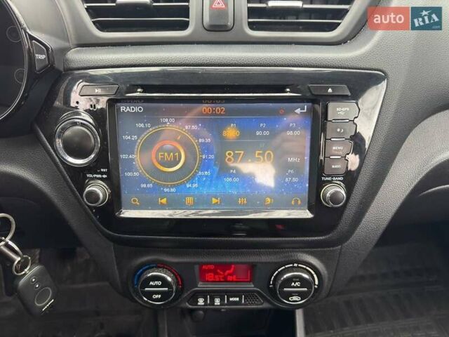 Сірий Кіа Ріо, об'ємом двигуна 1.59 л та пробігом 140 тис. км за 3700 $, фото 26 на Automoto.ua