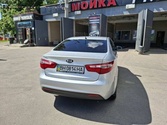 Серый Киа Рио, объемом двигателя 1.6 л и пробегом 26 тыс. км за 12000 $, фото 4 на Automoto.ua