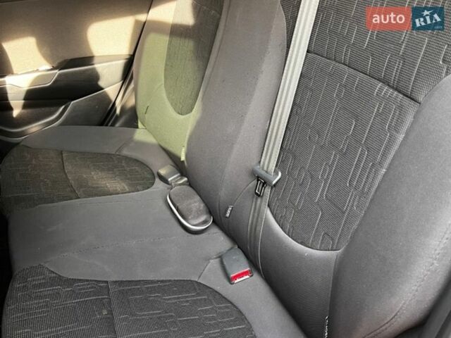 Серый Киа Рио, объемом двигателя 1.59 л и пробегом 136 тыс. км за 10300 $, фото 16 на Automoto.ua