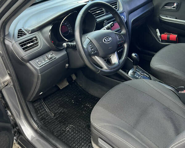 Серый Киа Рио, объемом двигателя 1.59 л и пробегом 165 тыс. км за 8100 $, фото 4 на Automoto.ua