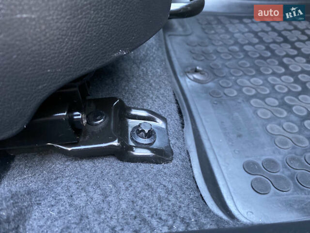 Серый Киа Рио, объемом двигателя 1.4 л и пробегом 43 тыс. км за 10450 $, фото 66 на Automoto.ua