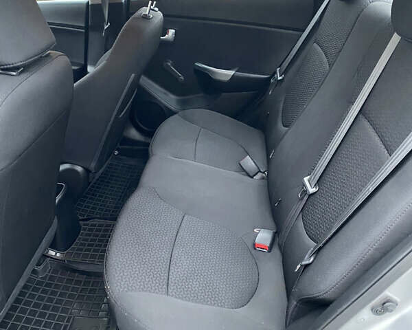 Серый Киа Рио, объемом двигателя 1.4 л и пробегом 86 тыс. км за 7300 $, фото 6 на Automoto.ua