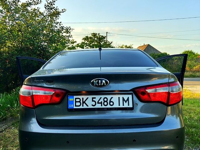 Серый Киа Рио, объемом двигателя 1.4 л и пробегом 135 тыс. км за 8400 $, фото 8 на Automoto.ua