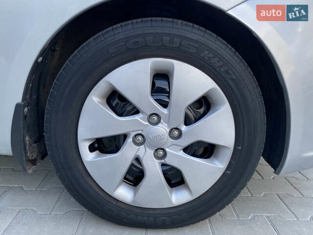 Серый Киа Рио, объемом двигателя 1.4 л и пробегом 43 тыс. км за 10450 $, фото 51 на Automoto.ua