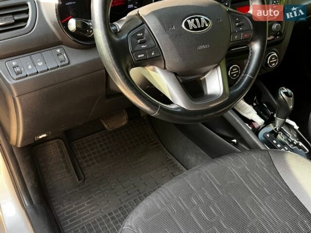 Серый Киа Рио, объемом двигателя 1.59 л и пробегом 136 тыс. км за 10300 $, фото 13 на Automoto.ua