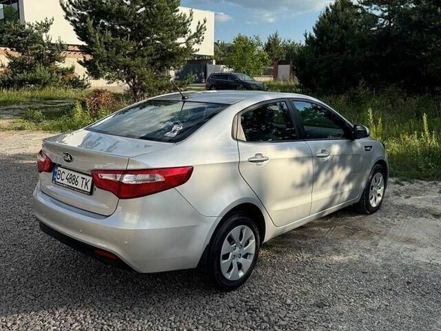 Серый Киа Рио, объемом двигателя 1.4 л и пробегом 129 тыс. км за 9700 $, фото 4 на Automoto.ua