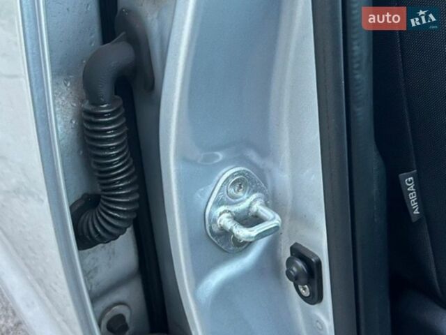 Серый Киа Рио, объемом двигателя 1.6 л и пробегом 107 тыс. км за 9500 $, фото 38 на Automoto.ua