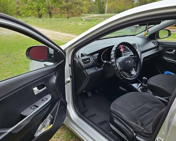 Серый Киа Рио, объемом двигателя 1.4 л и пробегом 160 тыс. км за 7999 $, фото 13 на Automoto.ua