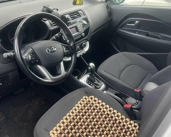 Серый Киа Рио, объемом двигателя 1.4 л и пробегом 51 тыс. км за 12000 $, фото 9 на Automoto.ua