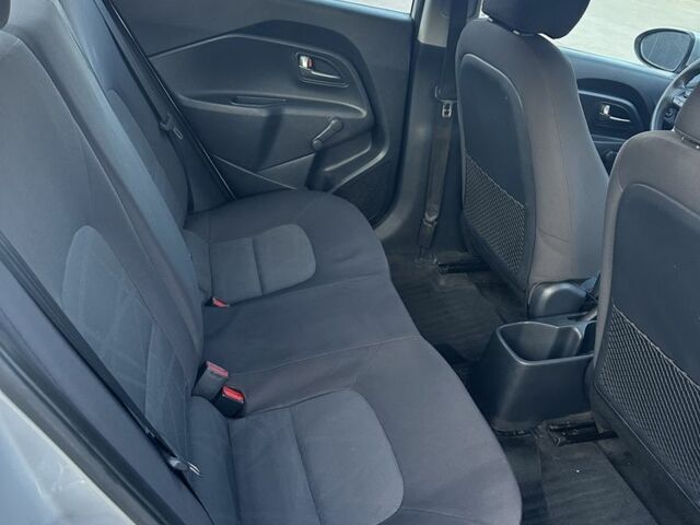 Серый Киа Рио, объемом двигателя 1.6 л и пробегом 160 тыс. км за 7500 $, фото 7 на Automoto.ua