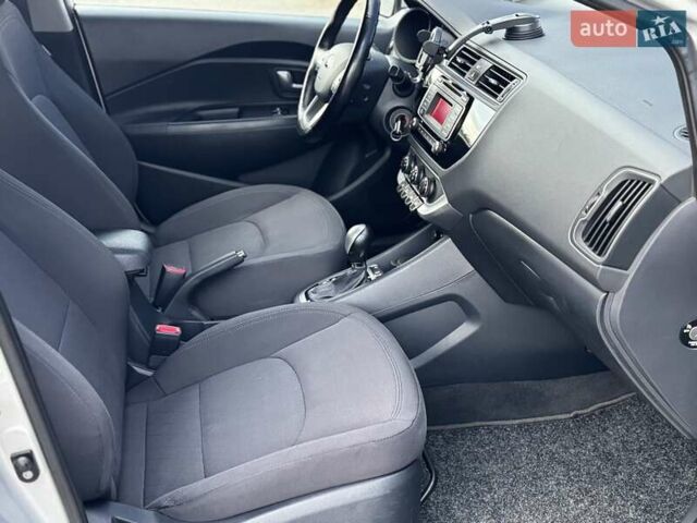 Серый Киа Рио, объемом двигателя 1.4 л и пробегом 46 тыс. км за 11400 $, фото 61 на Automoto.ua