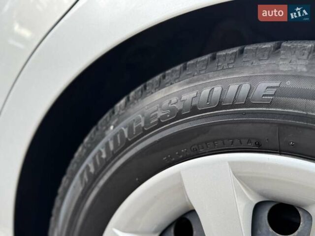 Серый Киа Рио, объемом двигателя 1.4 л и пробегом 46 тыс. км за 11400 $, фото 27 на Automoto.ua