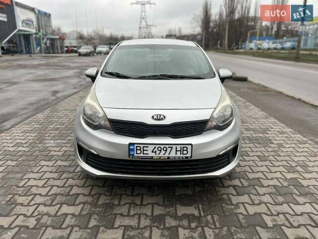 Серый Киа Рио, объемом двигателя 1.59 л и пробегом 200 тыс. км за 9600 $, фото 3 на Automoto.ua
