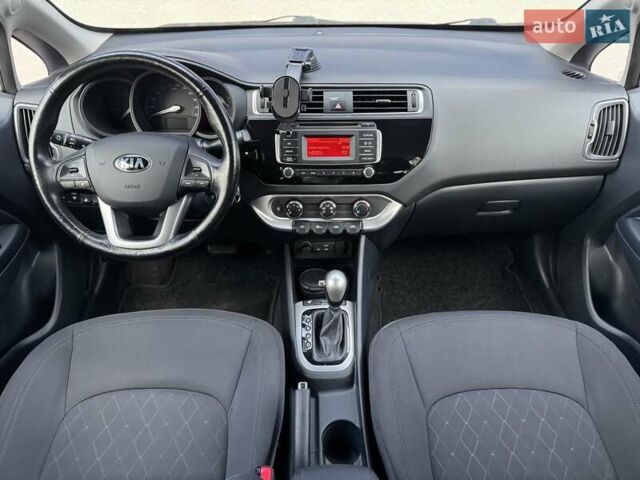Серый Киа Рио, объемом двигателя 1.4 л и пробегом 46 тыс. км за 11400 $, фото 56 на Automoto.ua