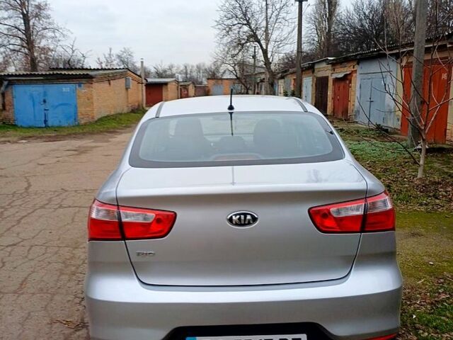 Серый Киа Рио, объемом двигателя 1.4 л и пробегом 35 тыс. км за 12000 $, фото 6 на Automoto.ua