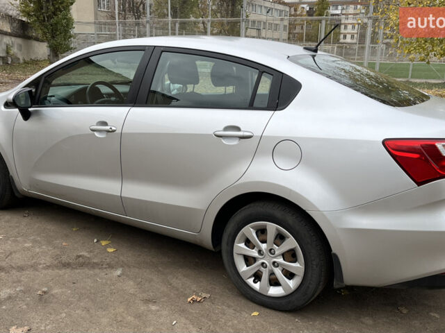 Сірий Кіа Ріо, об'ємом двигуна 1.59 л та пробігом 219 тис. км за 7600 $, фото 6 на Automoto.ua