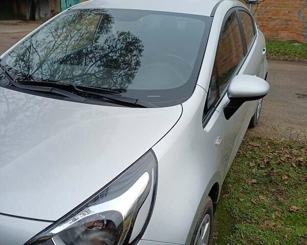 Серый Киа Рио, объемом двигателя 1.4 л и пробегом 35 тыс. км за 11000 $, фото 2 на Automoto.ua