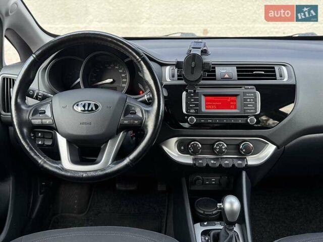 Серый Киа Рио, объемом двигателя 1.4 л и пробегом 46 тыс. км за 11400 $, фото 58 на Automoto.ua